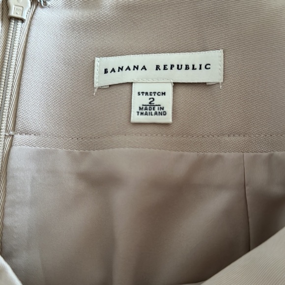 Banana Republic Pencil Skirt - Picture 3 of 4